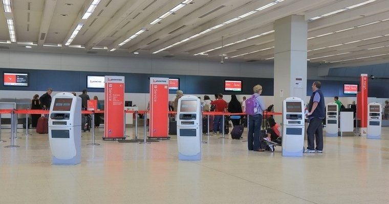 Air travelers can change flights at kiosks